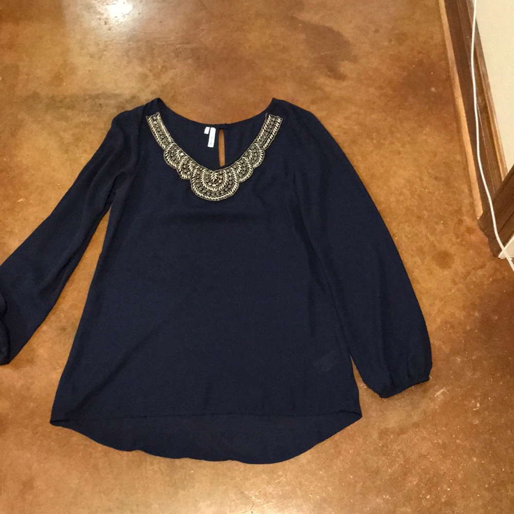Long sleeve with detailing